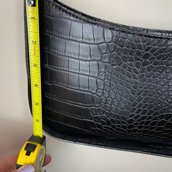 NWT -Crocodile textured Asymmetric Shoulder Handbag - Black - Picture 7 of 11